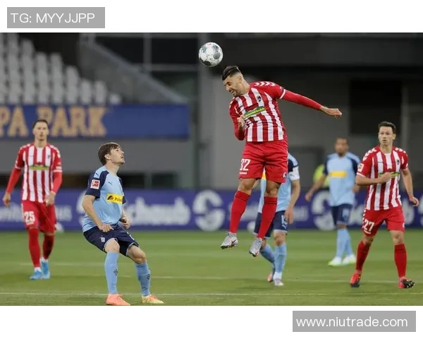 德甲激战再现!球迷热情高涨,全力支持球队取胜 德甲激战再现!球迷热情高涨,全力支持球队取胜