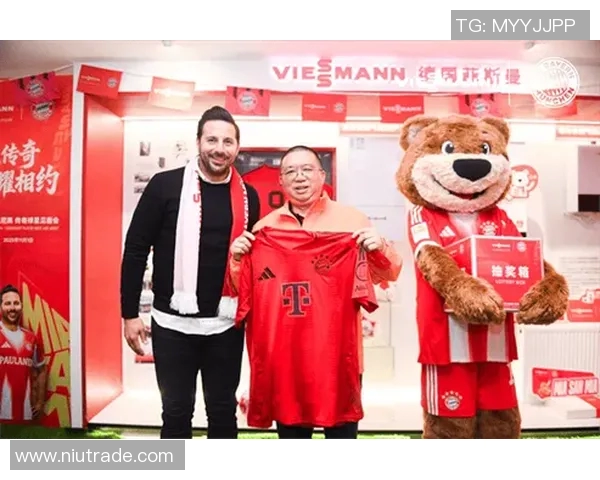 德甲传奇球星现身!球迷热情欢呼迎接他的归来 德甲传奇球星现身!球迷热情欢呼迎接他的归来