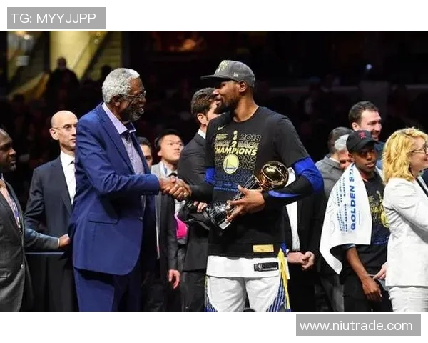 杜兰特伤愈归队,勇士实力再添一员大将 杜兰特伤愈归队,勇士实力再添一员大将