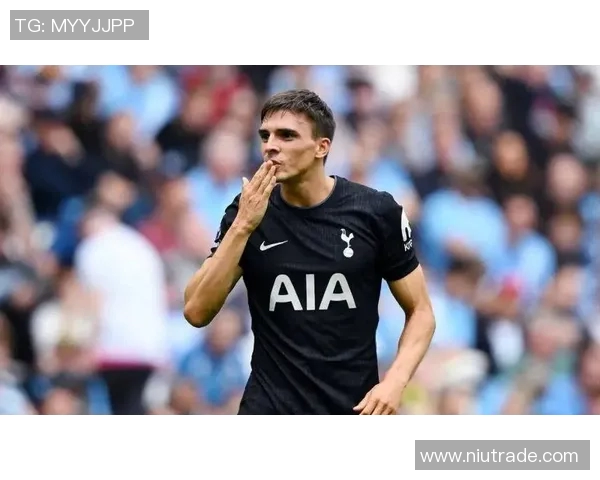 弗洛伦蒂诺宣布：C罗留队！巴萨欲签交！