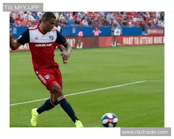 皇马新援卢卡斯-奥坎波斯受伤，伤停时间或长达1个月：新援带来的希望与考验