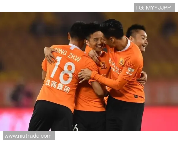 武汉卓尔主场再战，球迷热情支持掀起高潮