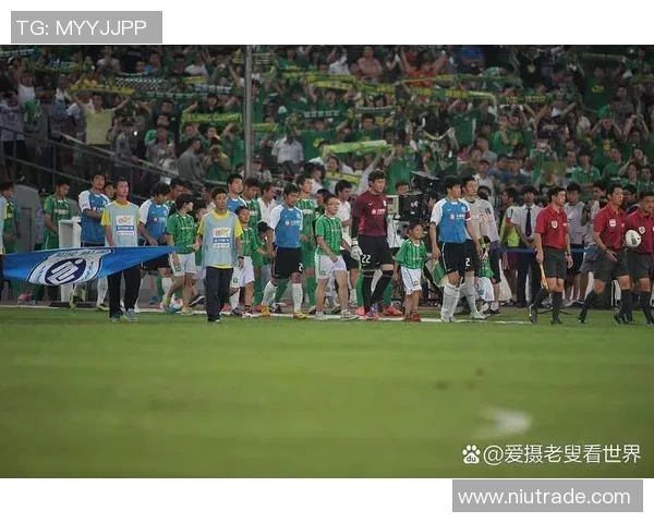 欧洲杯比赛期间球迷疯狂狂热潮，谁将笑到最后？