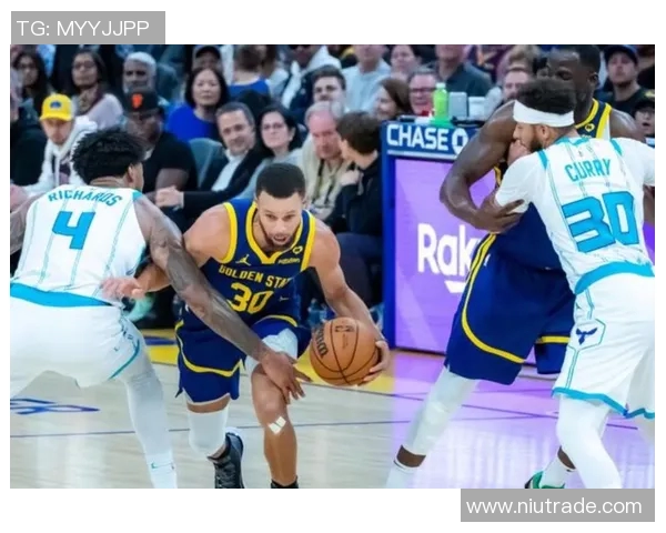 勇士队再度大胜鹈鹕，库里献上精彩表现